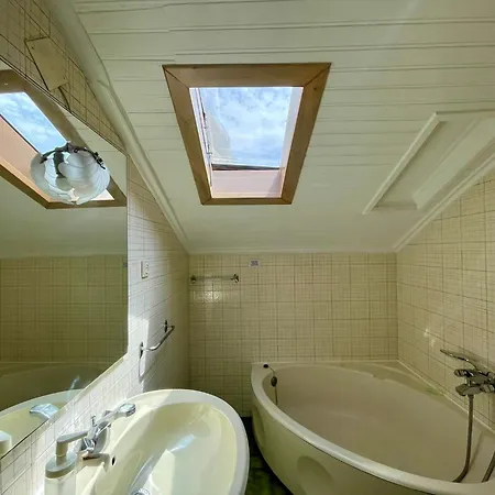 Maria Shared In Affittacamere Lisbona