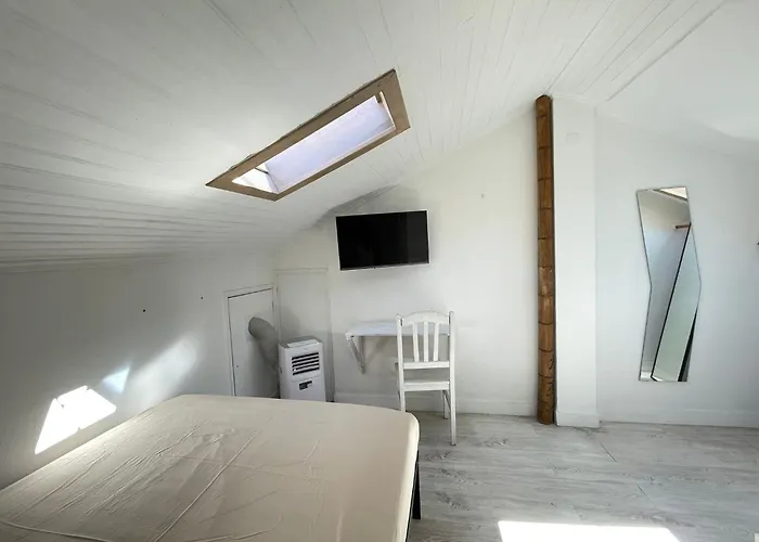 Maria Shared In Πανσιόν